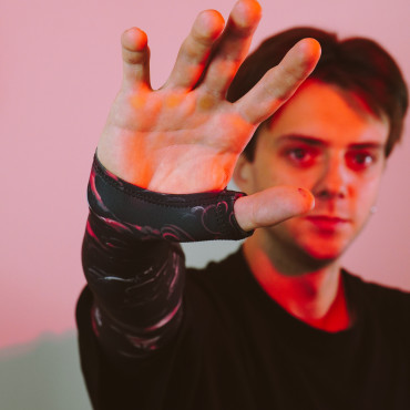 Геймерський рукав 2.0 Red-Black Lily Чорний-Червоний Selerity pm04LY 